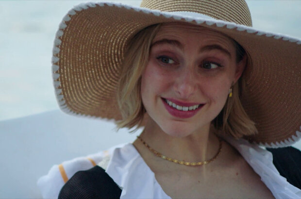 Sick Girl (2023) - photo 3