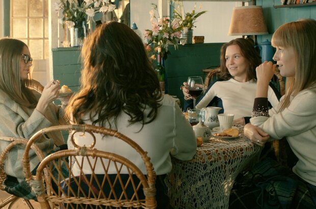 Break-Up Habit (2013) - photo 12