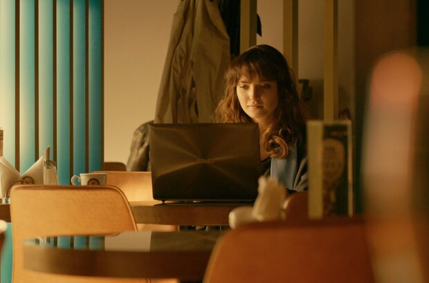 Break-Up Habit (2013) - photo 14