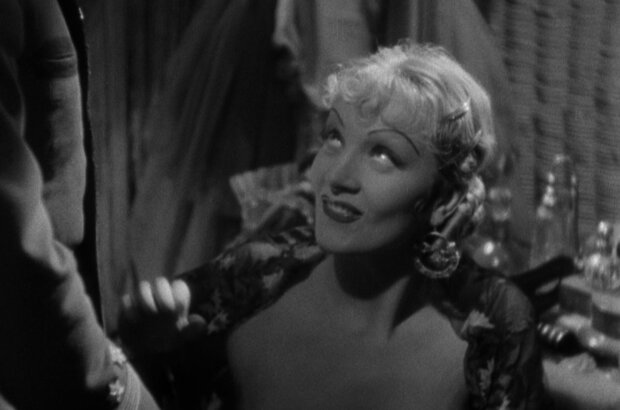 The Devil Is a Woman (1935) - photo 6