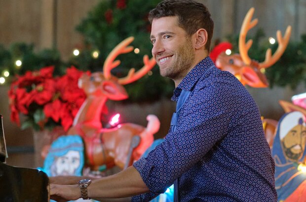 A Royal Queens Christmas (2021) - photo 3
