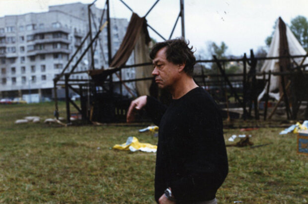 The Circus Burned Down and the Clowns Ran Away (1998) - photo 1