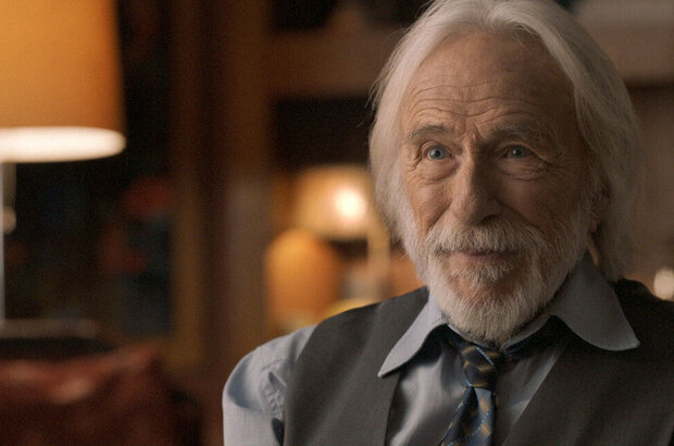 Mr. Stein Goes Online (2017) - photo 5