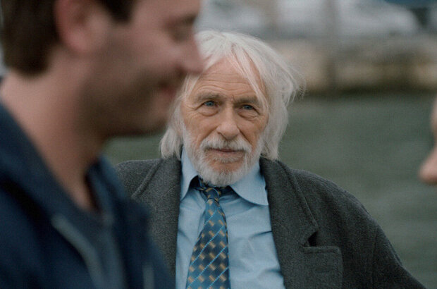 Mr. Stein Goes Online (2017) - photo 3