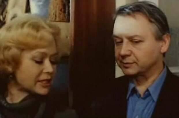 Everything's the Wrong Way (1981) - photo 6
