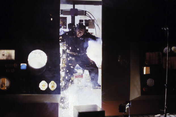 Alien Intruder (1993) - photo 1
