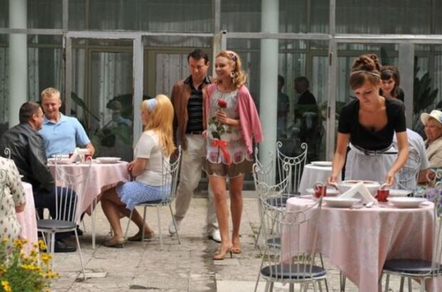 Little Rose (2010) - photo 1