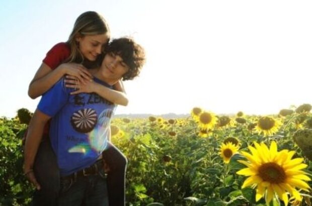 Love 14 (2009) - photo 1