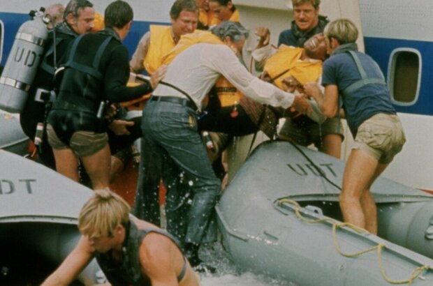 Airport '77 (1977) - photo 2