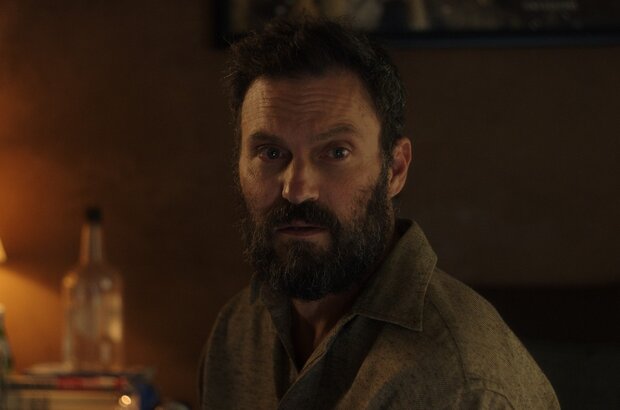 Last the Night (2022) - photo 8