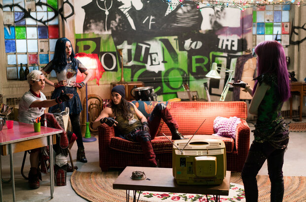 Descendants 2 (2017) - photo 5