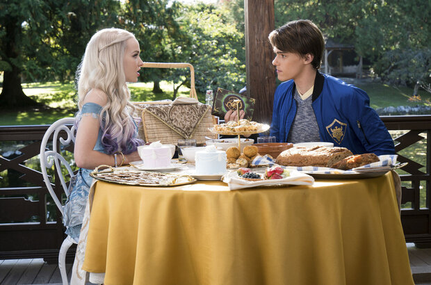 Descendants 2 (2017) - photo 3