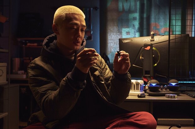 #Alive (2020) - photo 4