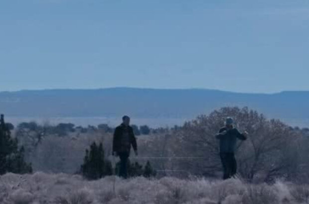 Funny Farm (2007) - photo 4