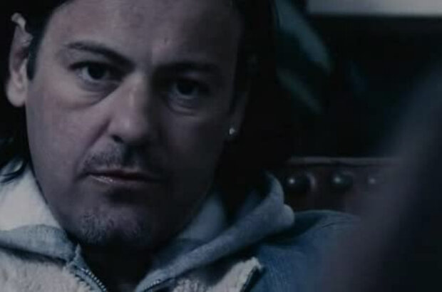 Funny Farm (2007) - photo 8