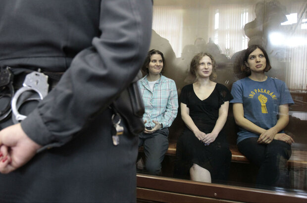 Показательный процесс: История Pussy Riot (2013) - фото 4