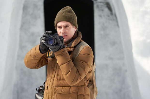 A Royal Christmas Crush (2023) - photo 1