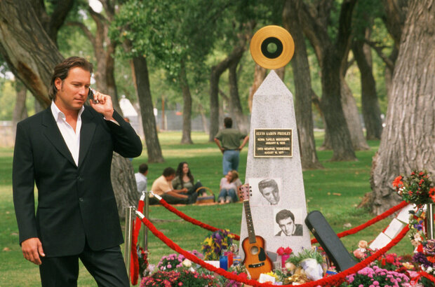 Elvis Has Left the Building (2004) - photo 1