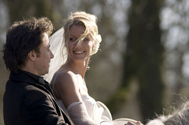 Modern Love (2008) - photo 2