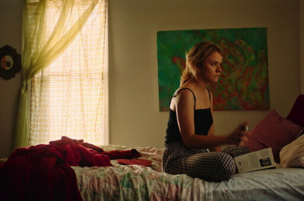 Sunday Girl (2019) - photo 1