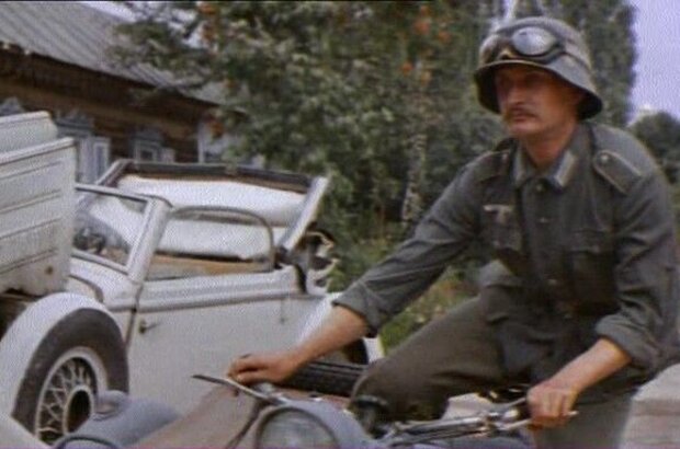 Dachnaya poezdka serzhanta Tsybuli (1979) - photo 2