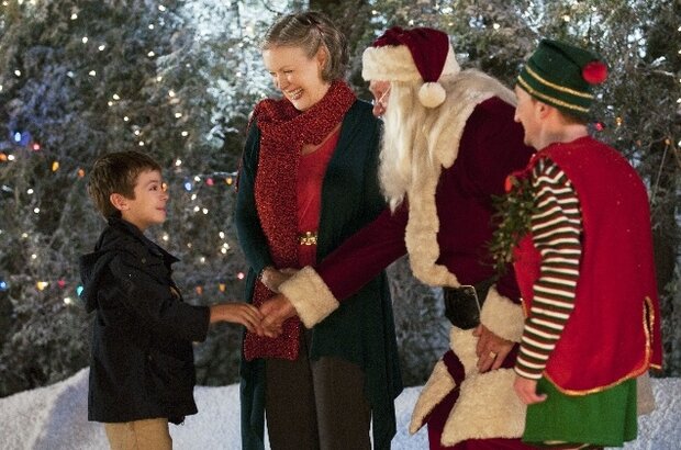 Mistletoe Over Manhattan (2011) - photo 5