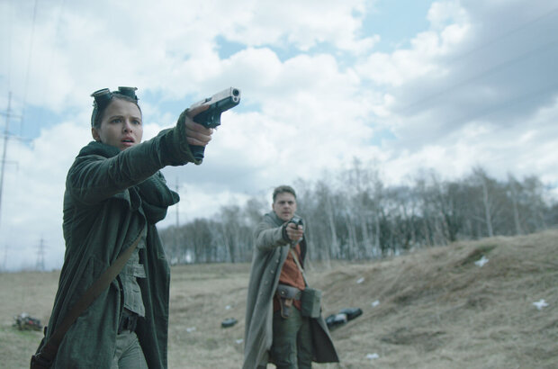 COMA (2019) - photo 9