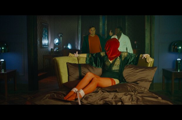 Love (2021) - photo 37