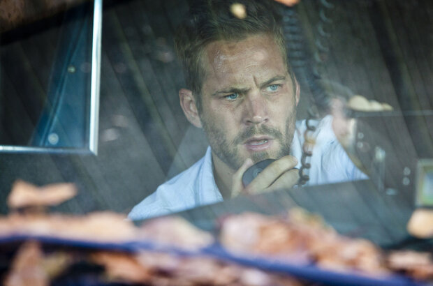 Hours (2012) - photo 1