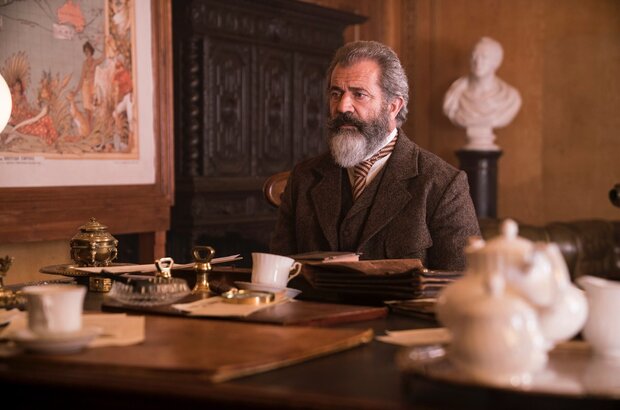 The Professor and the Madman (2018) - photo 11