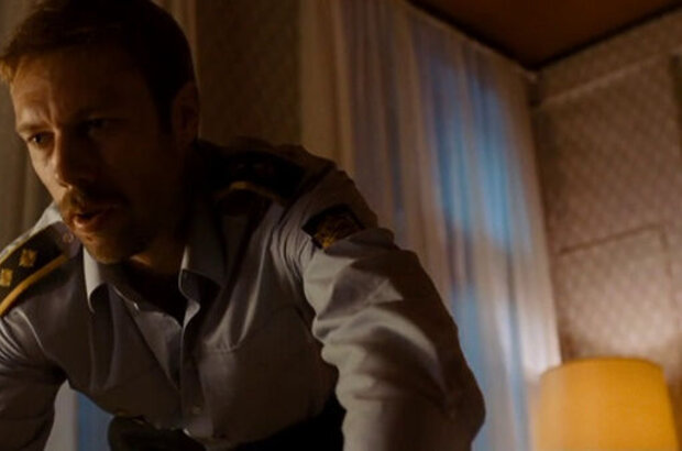 Terribly Happy (2008) - photo 4