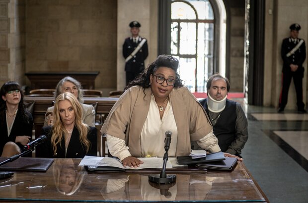 Mafia Mamma (2023) - photo 3