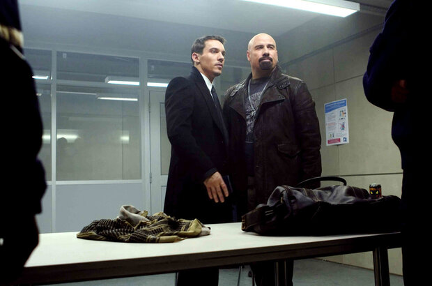 Из Парижа с любовью (2009) - фото 11