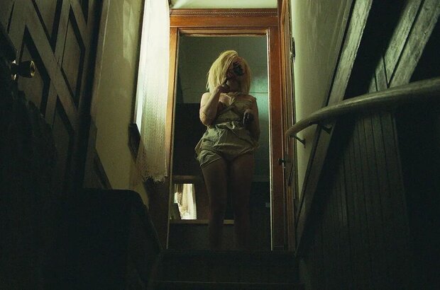 Girl on the Third Floor (2019) - photo 3