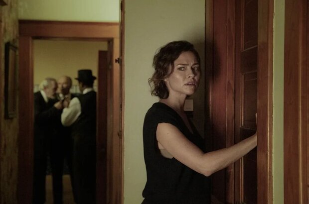 Girl on the Third Floor (2019) - photo 1