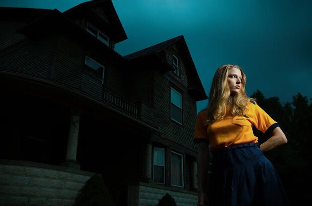 Girl on the Third Floor (2019) - photo 10