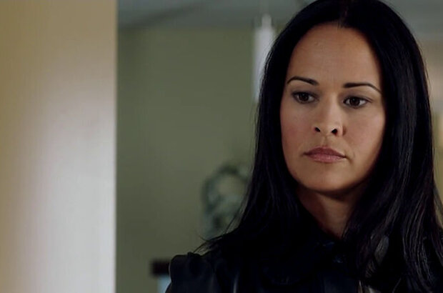The Wife He Met Online (2012) - photo 2