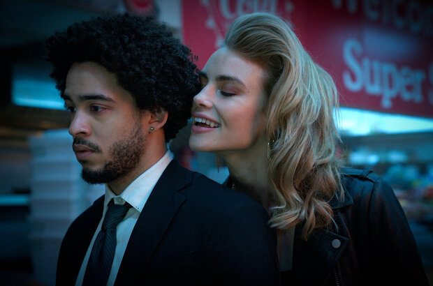 Night Teeth (2021) - photo 2