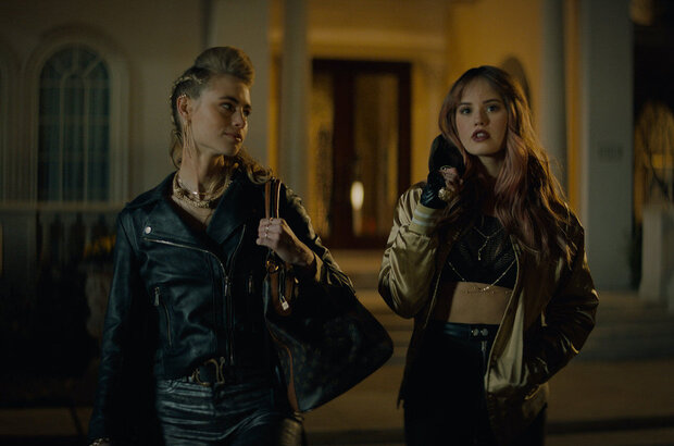 Night Teeth (2021) - photo 4