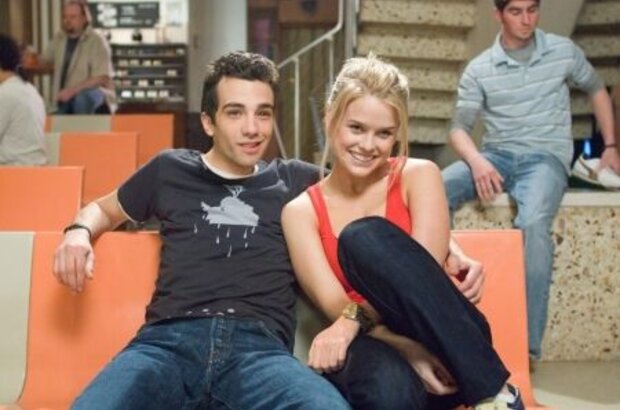 She's Out of My League (2010) - photo 1