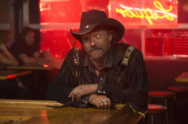 Wolves (2014) - photo 2