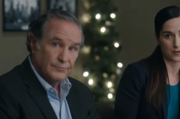 A Christmas Fumble (2022) - photo 6