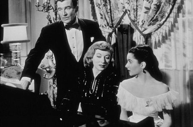 Джулия плохо себя ведет (1948) - фото 1