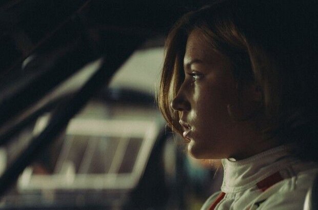 Racer and the Jailbird (2017) - photo 4