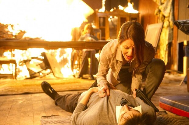 Seconds Apart (2011) - photo 7
