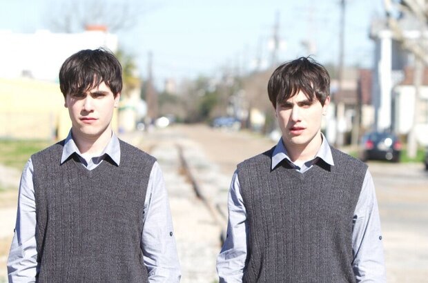 Seconds Apart (2011) - photo 1