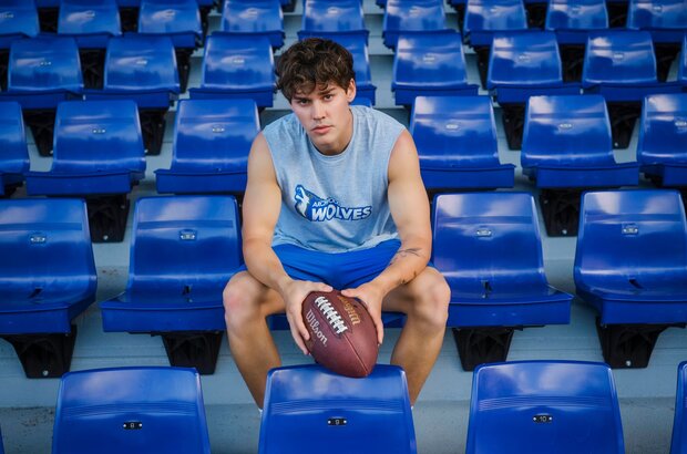 The QB Bad Boy and Me (2024) - photo 1