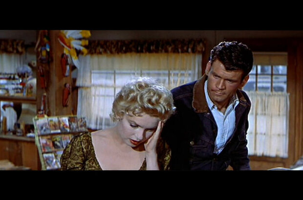 Love, Marilyn (2012) - photo 6