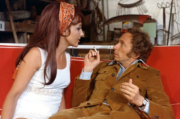 Distracted (1970) - photo 2
