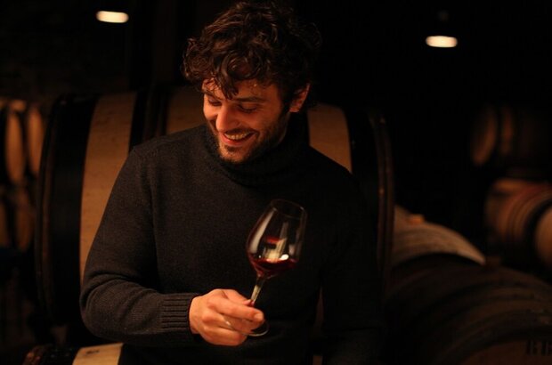 Back to Burgundy (2017) - photo 2